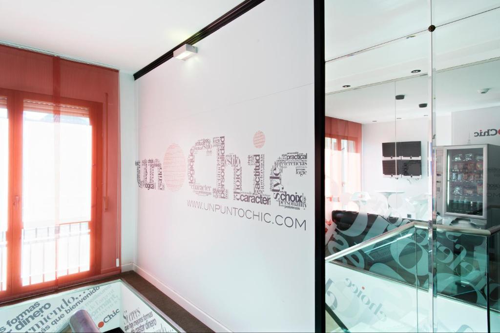 Hospedium Hostal Un Punto Chic Huesca Kültér fotó