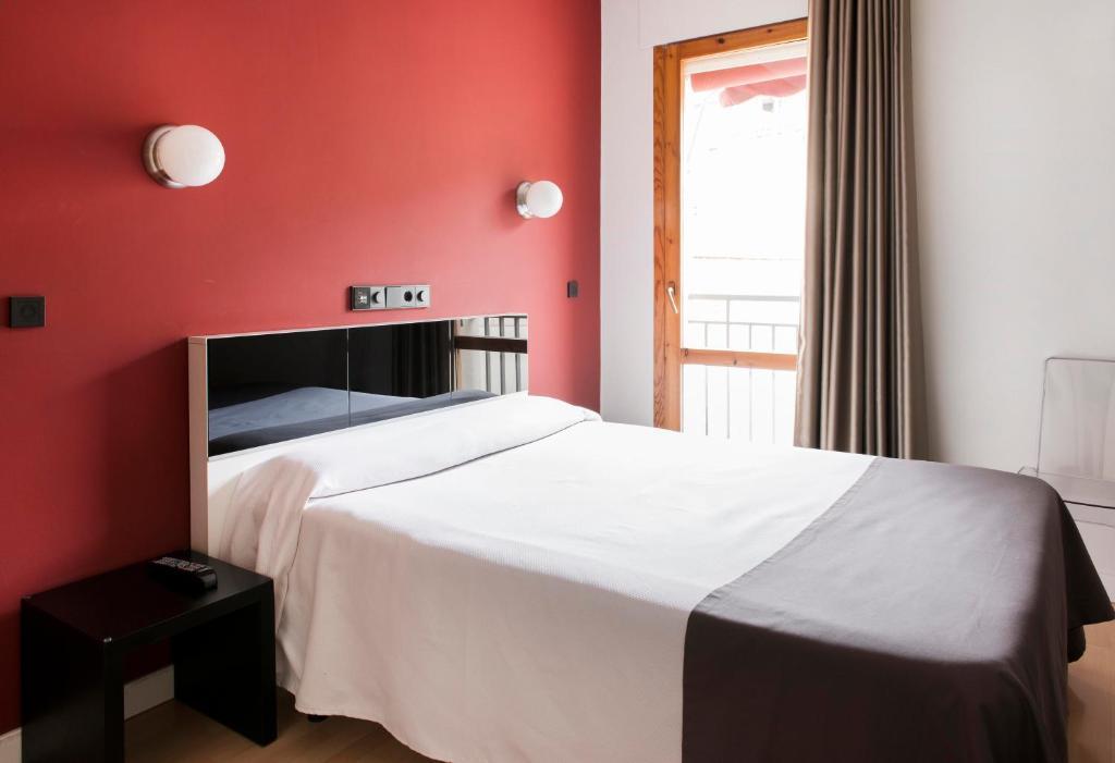Hospedium Hostal Un Punto Chic Huesca Kültér fotó